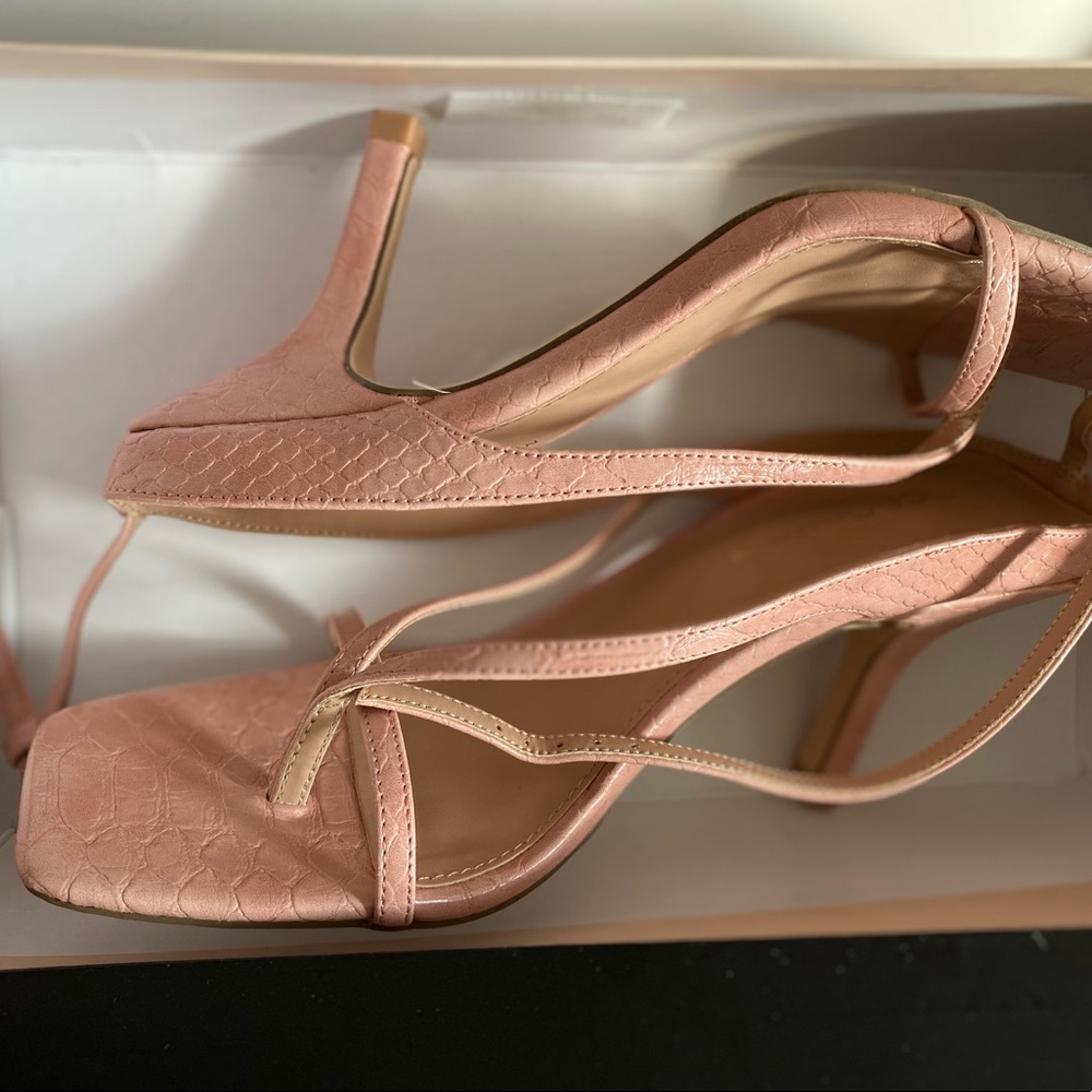 BCBG MIDONY CZ ROS SNK HEEL SANDALS - U.S SIZE 8.5 - Picture 2 of 14